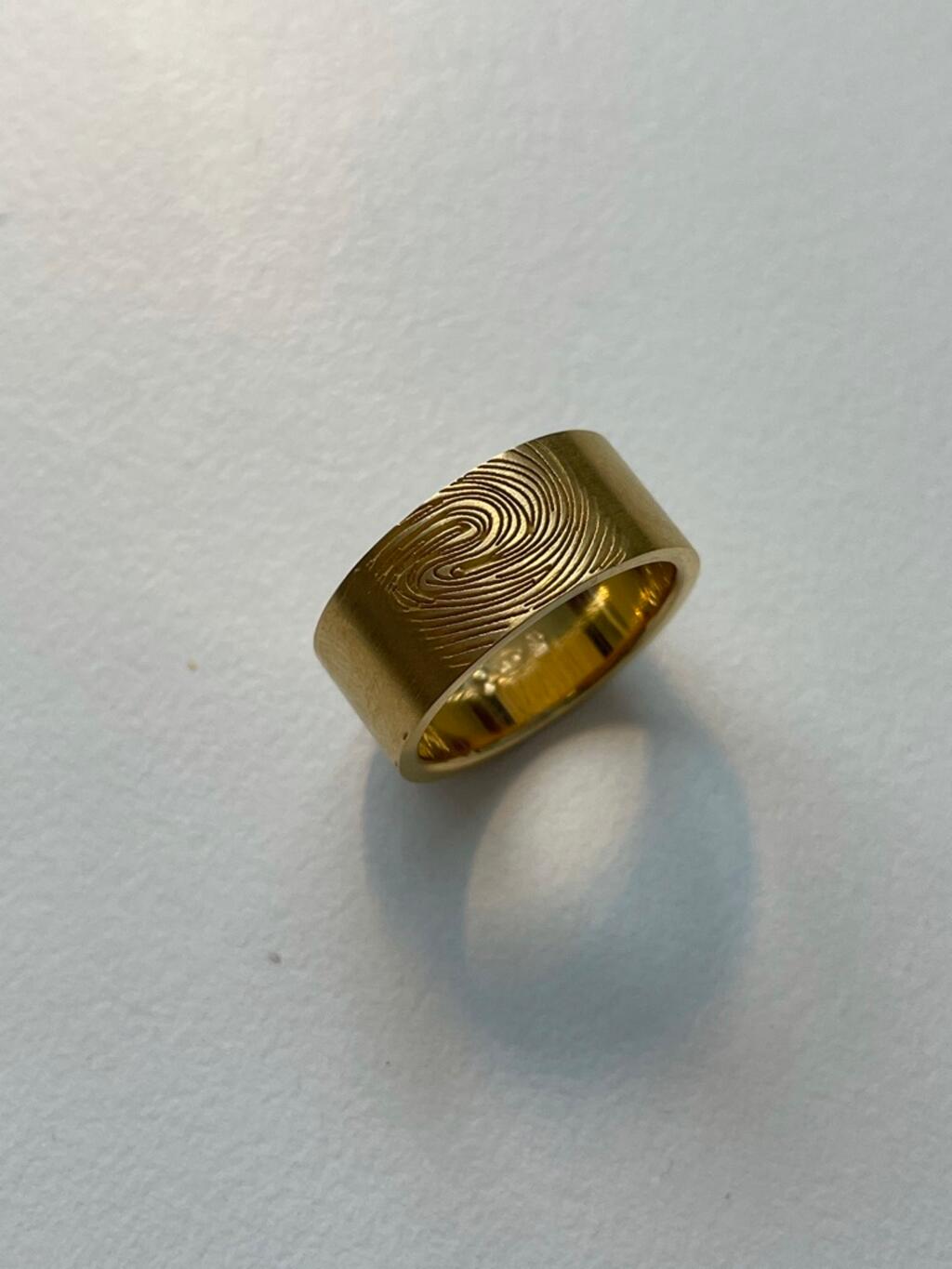 ring-vingerafdruk-bovenaanzicht-2.jpeg