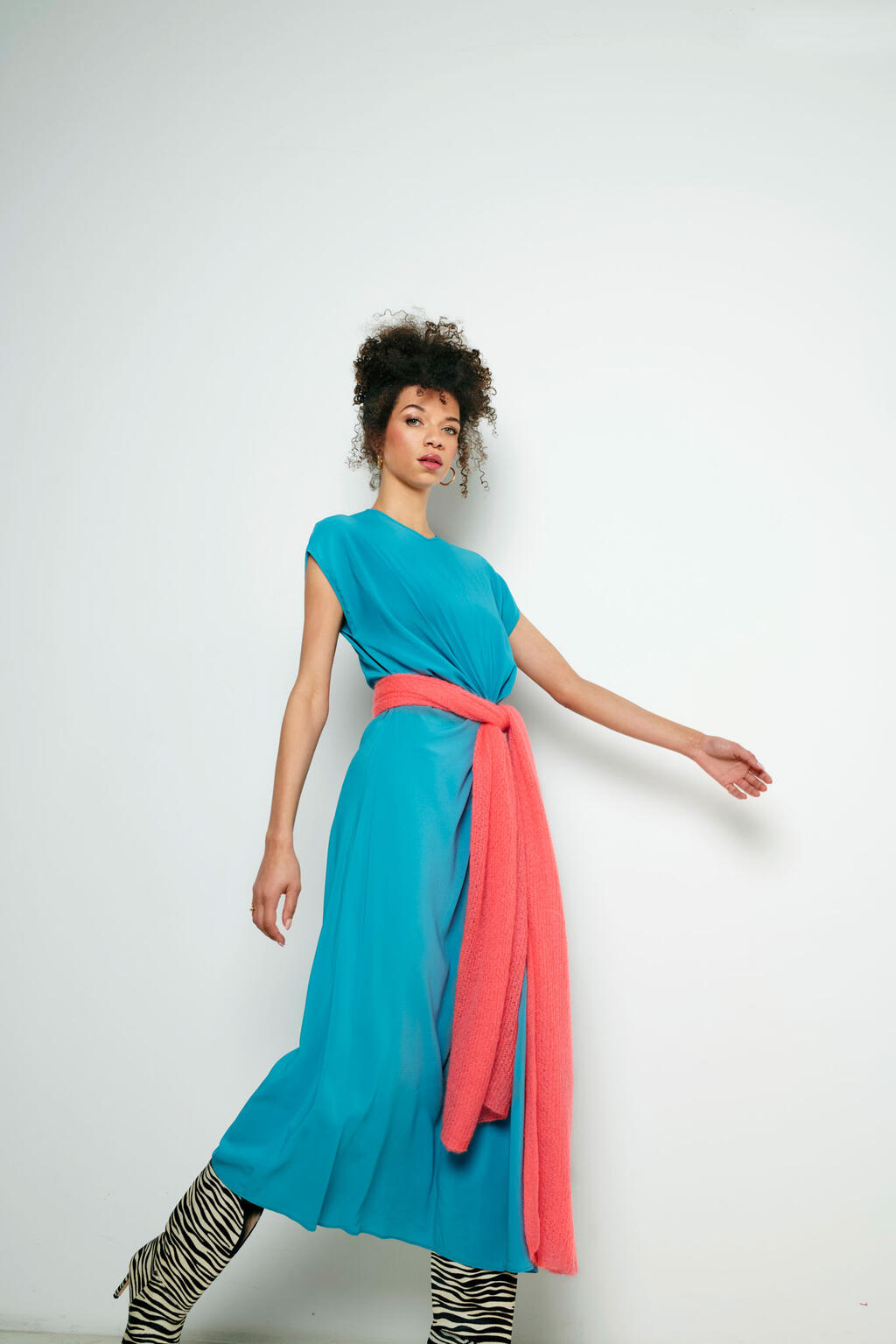 0056-leselles-ss22-rosalie-coral-crush-web-02.jpg