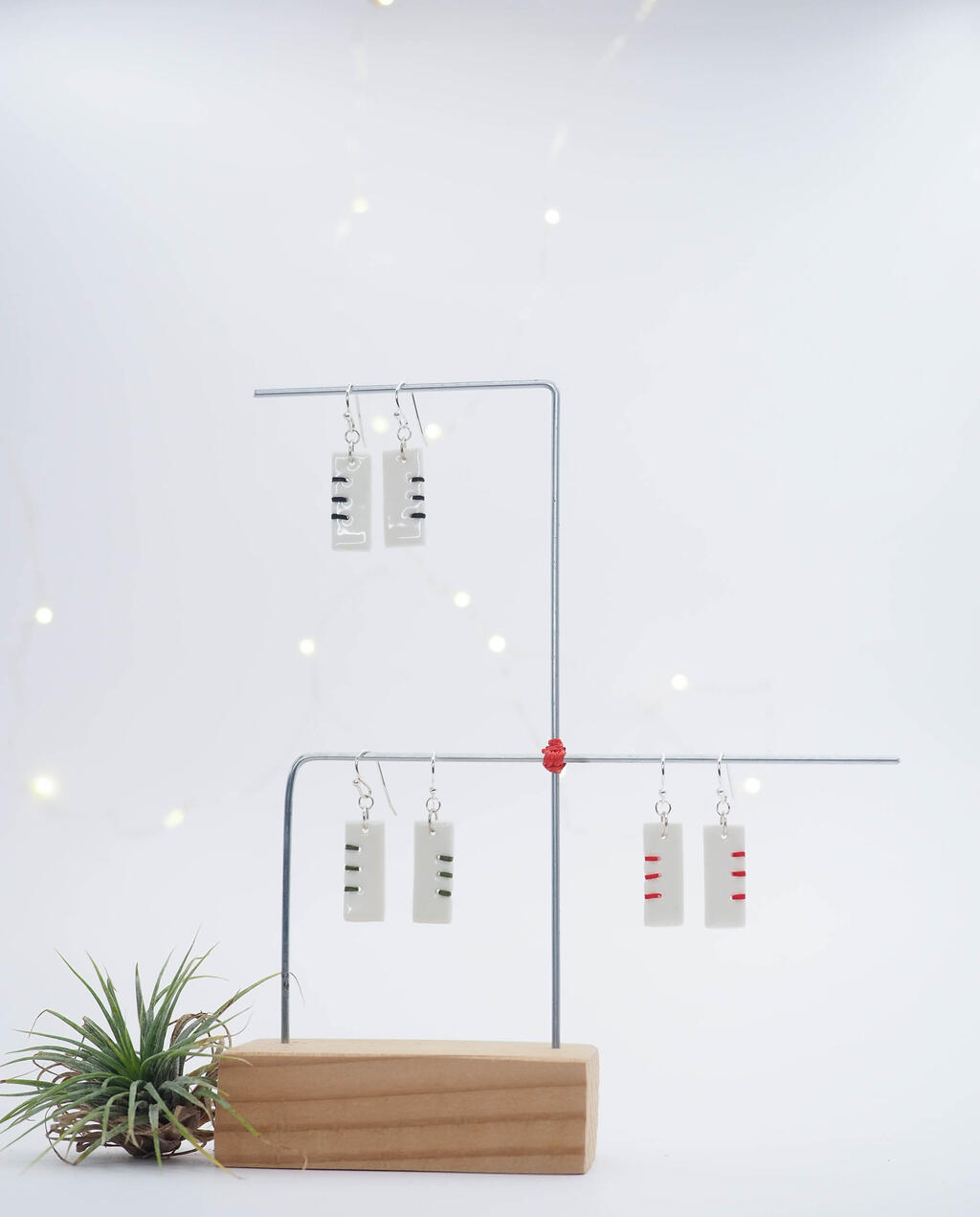 jea-crossmyheart-earrings-jeanne-marblemoods-pa172827-0008-jpg-1606119445.jpg