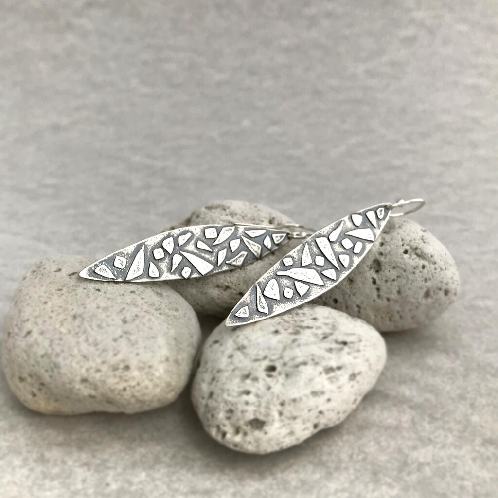 dangles6a-jpg-1623151638.jpg